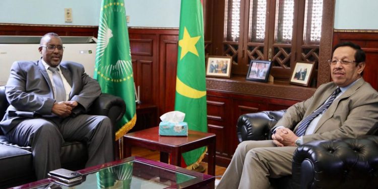 سفير الصومال يبحث مع نظيره الموريتاني سبل تعزيز التعاون المشترك