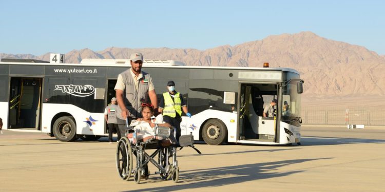 دولة الإمارات وبالتعاون مع منظمة الصحة العالمية تنفذ إجلاء طبياً عاجلاً ل 148 فلسطينيا إلى أبوظبي