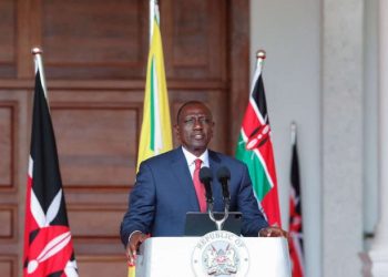 الرئيس الكيني يعلن إقالة غالبية أعضاء حكومته عقب التظاهرات