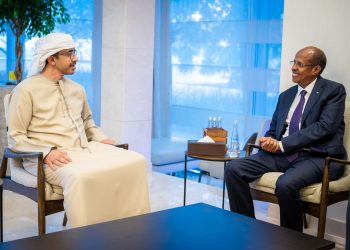 عبدالله بن زايد يستقبل وزير خارجية جيبوتي ويبحثان العلاقات الثنائية بين البلدين