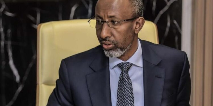 وزير التعليم الصومالي يجتمع مع قيادات اتحاد مدارس محافظة بنادر