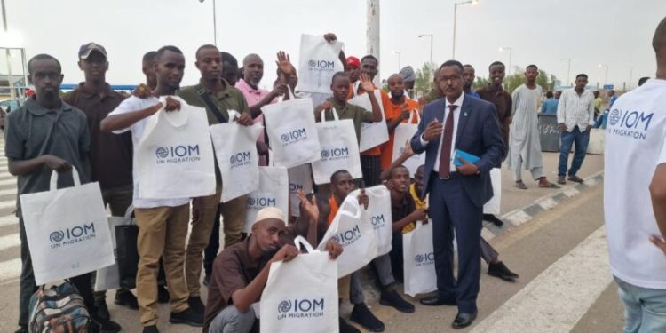 سفارة الصومال لدى الخرطوم  تفرج عن 31 شابا من السجون السوادنية