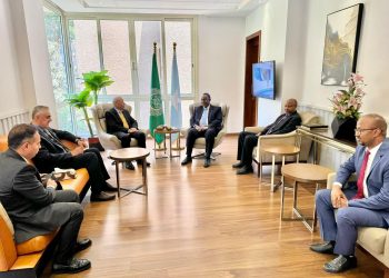 سفير الصومال يبحث مع نظيره العراقي سبل تعزيز التعاون المشترك