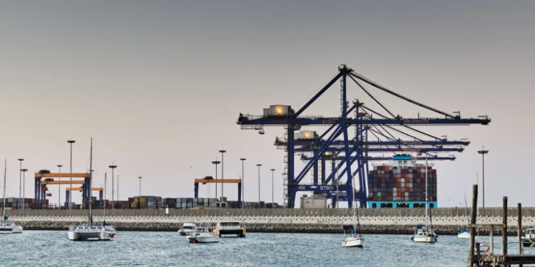 ناميبيا تمنع رسو سفينة تحمل أسلحة إلى إسرائيل