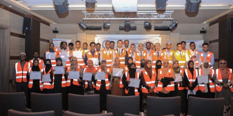 مقديشو.. إتمام دورة إسعافات أولية تركية لموظفين صوماليين