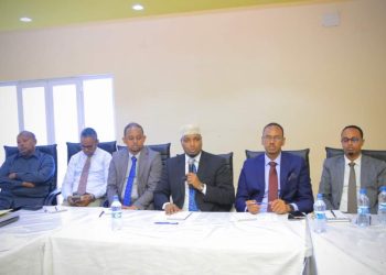 وزير التخطيط يفتتح جولة مشاورات حول الخطة الوطنية للتنمية