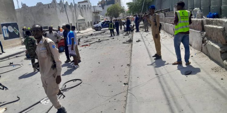 الصومال… مقتل ثلاثة وإصابة آخرين في انفجار سيارة مفخخة بالقرب من القصر الرئاسي