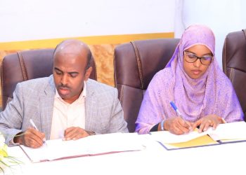 مستشفى بنادر يوقع اتفاقية تعاون وشراكة مع قطر الخيرية لتحسين رعاية حديثي الولادة