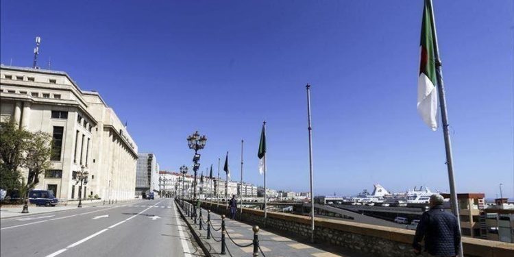 الجزائر تعلن انضمامها رسميا لبنك مجموعة بريكس الاقتصادية