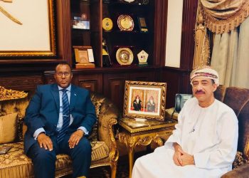 سفير الصومال لدى مصر يلتقي نظيره العماني لبحث تعزيز التعاون المشترك