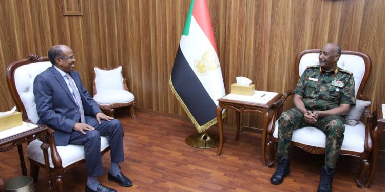 رئيس مجلس السيادة السوداني يتسلم رسالة خطية من الرئيس الجيبوتي