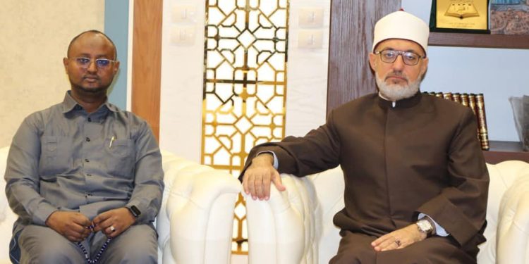 رئيس جامعة الإمام الشافعي بالصومال يلتقي مفتي جمهورية مصر  بالقاهرة
