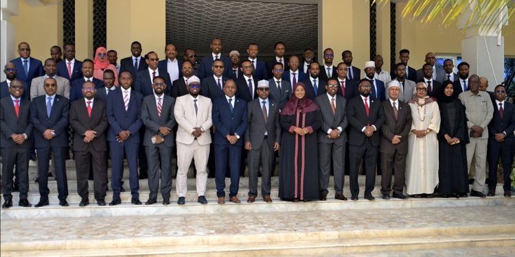 وزارة الخارجية تختتم دورة تدريبية لسفراء جدد وأعضاء السلك الدبلوماسي المعينين