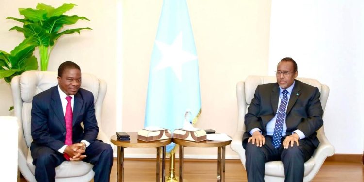 سفيرا الصومال وكوت ديفوار يبحثان سبل تعزيز التعاون بين دول الاتحاد الأفريقي