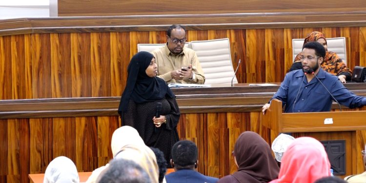 نائب وزير الأسرة وتنمية حقوق الإنسان تؤدي اليمين الدستورية أمام مجلس الشعب