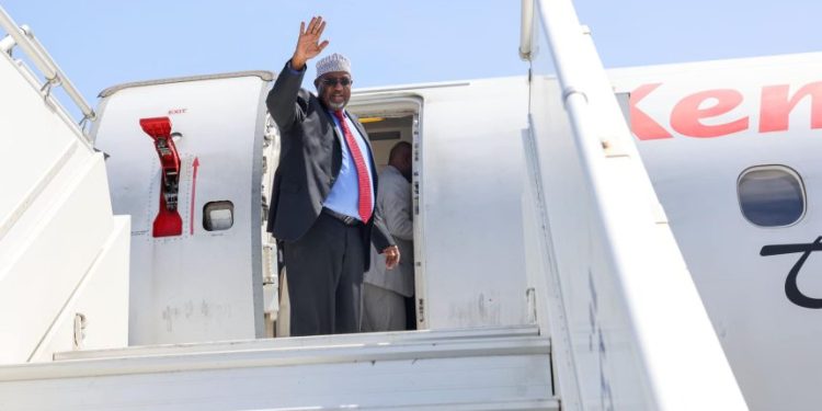 رئيس مجلس الشعب يتوجه إلى الإمارات في زيارة رسمية له