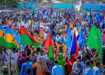 سكان عاصمة مقديشو  يدعمون قرار إجراء انتخابات مباشرة بنظام الصوت الواحد للفرد