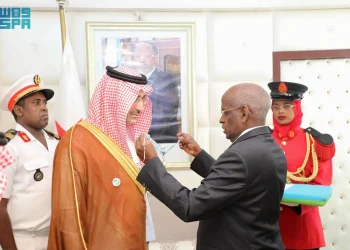 جيبوتي تمنح المملكة وسام الاستقلال الوطني نظير ما تقدمه من دعم للمشروعات التنموية
