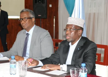 القوى المعارضة ترفض بشدة خطوات الحكومة نحو الانتخابات المباشرة: اتهامات بالفساد وتمديد الولاية