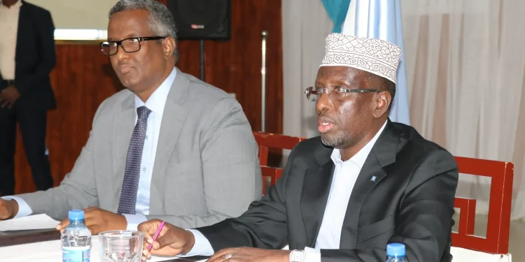 القوى المعارضة ترفض بشدة خطوات الحكومة نحو الانتخابات المباشرة: اتهامات بالفساد وتمديد الولاية