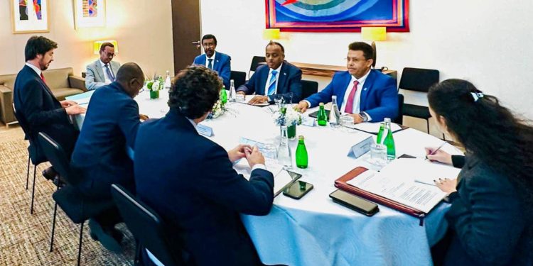 تعزيز الشراكة الاستراتيجية بين الصومال وفرنسا: مناقشة قضايا الأمن والهجرة والتنمية