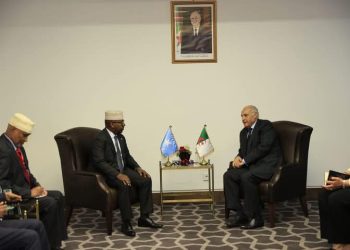 وزير الخارجية يلتقي مع نظيره الجزائري في مدينة وهران