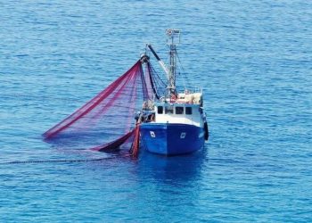 مسلحون يختطفون سفينة صينية قبالة سواحل الصومال: تفاصيل جديدة حول الحادث