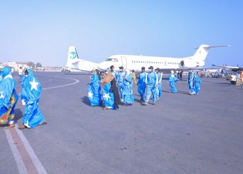 الصومال تعيد 47 مواطنًا عالقًا في مدغشقر وتؤكد التزامها بمكافحة الاتجار بالبشر