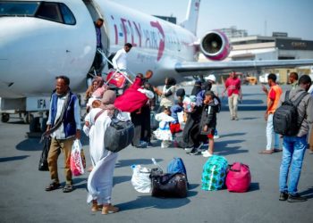 الحكومة الصومالية تستقبل 109 مواطنين تم إرجاعهم من اليمن