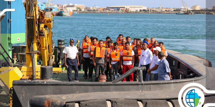 جيبوتي تنقذ طاقم سفينة تعرضت للخطر في البحر الأحمر