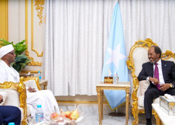 رئيس الصومال يبحث مع القائم بأعمال السفارة السودانية تطورات الأوضاع في بلاده