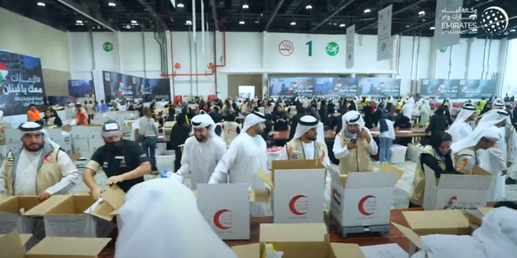 ذياب بن محمد بن زايد: “الإمارات معك يا لبنان” تجسد إرث زايد الإنساني وقيم التآزر والتضامن المتجذرة في مجتمعنا