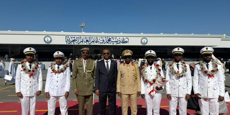 وزير الدفاع الصومالي يشارك في حفل تخريج طلبة مرشحين بكلية الزعيم الجوية في قطر