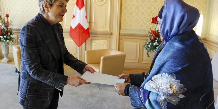سفيرة الصومال لدى سويسرا تقدم أوراق اعتمادها لرئيسة الدولة كارين كيلر-سوتر