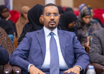 وزير الدولة للعدل الصومالي يشهد انطلاق دورة تدريبية ينظمها مركز القاهرة الدولي لحل النزاعات وحفظ السلام في مقديشو