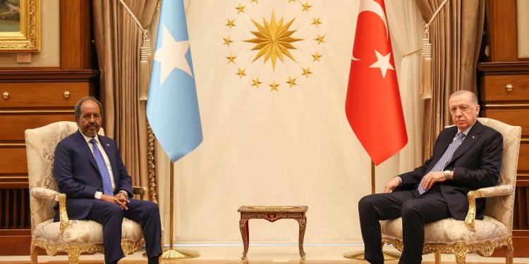 الرئيس الصومالي يجري مباحثات ثنائية مع نظيره التركي في أنقرة