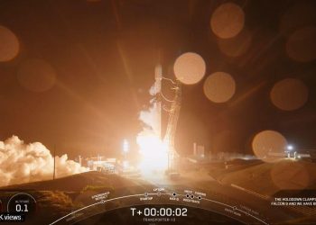 البحرين تطلق القمر الصناعي “المنذر” في إنجاز وطني غير مسبوق