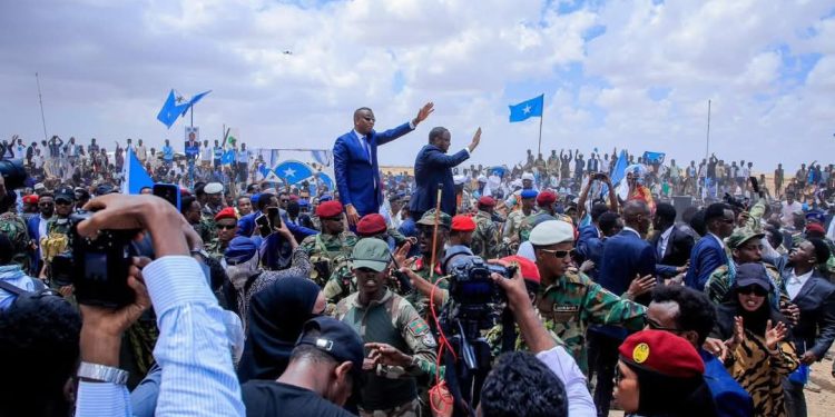 هل انتهى حلم الانفصال؟ زيارة حمزة عبدي إلى لاسعانود ترسم ملامح الصومال الموحد