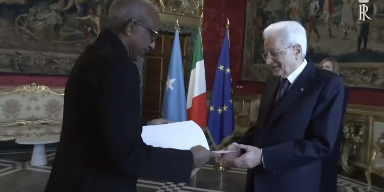 السفير الصومالي الجديد لدى إيطاليا يقدّم أوراق اعتماده إلى الرئيس سيرجيو ماتاريلا