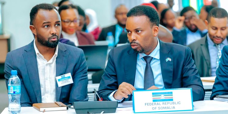 الصومال يطالب برفع القيود عن مواطنيه.. مساعٍ لتعزيز وحدة شرق إفريقيا