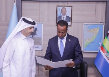 وزير الخارجية الصومالي يلتقي أربعة سفراء في يوم واحد.. التركيز على العرب وتركيا