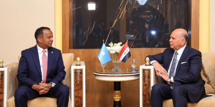 الصومال والعراق يبحثان تعزيز العلاقات الثنائية والتعاون الاستراتيجي