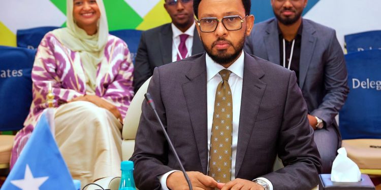 وزير المالية الصومالي يستعرض الإنجازات الاقتصادية بعد إعفاء الديون
