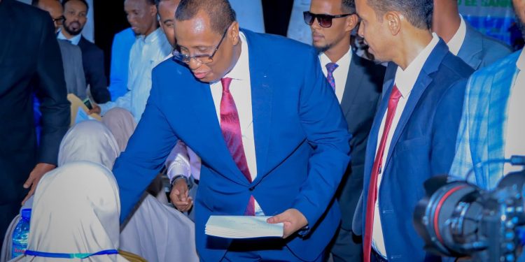 بونتلاند تطلق امتحانات الشهادة الرسمية وسط غياب التنسيق مع الحكومة الفيدرالية