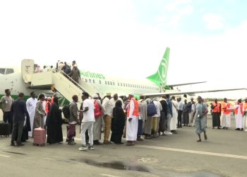 أولى قوافل الحجاج الصوماليين تغادر مطار مقديشو نحو الأراضي المقدسة
