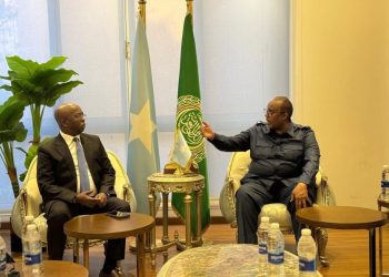 سفير الصومال لدى مصر يستقبل عمدة مدينة مقديشو بالقاهرة