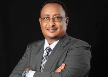 العميد الدكتور حسن محمد حسين مونغاب، محافظًا جديدًا لإقليم بنادر.. سيرة حافلة بالقانون والإدارة