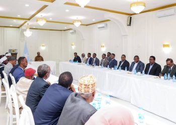 الرئيس الصومالي يعقد مشاورات مع قادة الأحزاب حول الانتخابات العامة