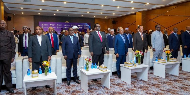 الصومال.. توافقات على الورق وخلافات على الأرض بعد مؤتمر مقديشو السياسي