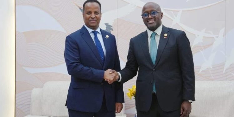 الصومال ورواندا تبحثان تعزيز العلاقات الثنائية على هامش مؤتمر منتدى التعاون الصيني الإفريقي